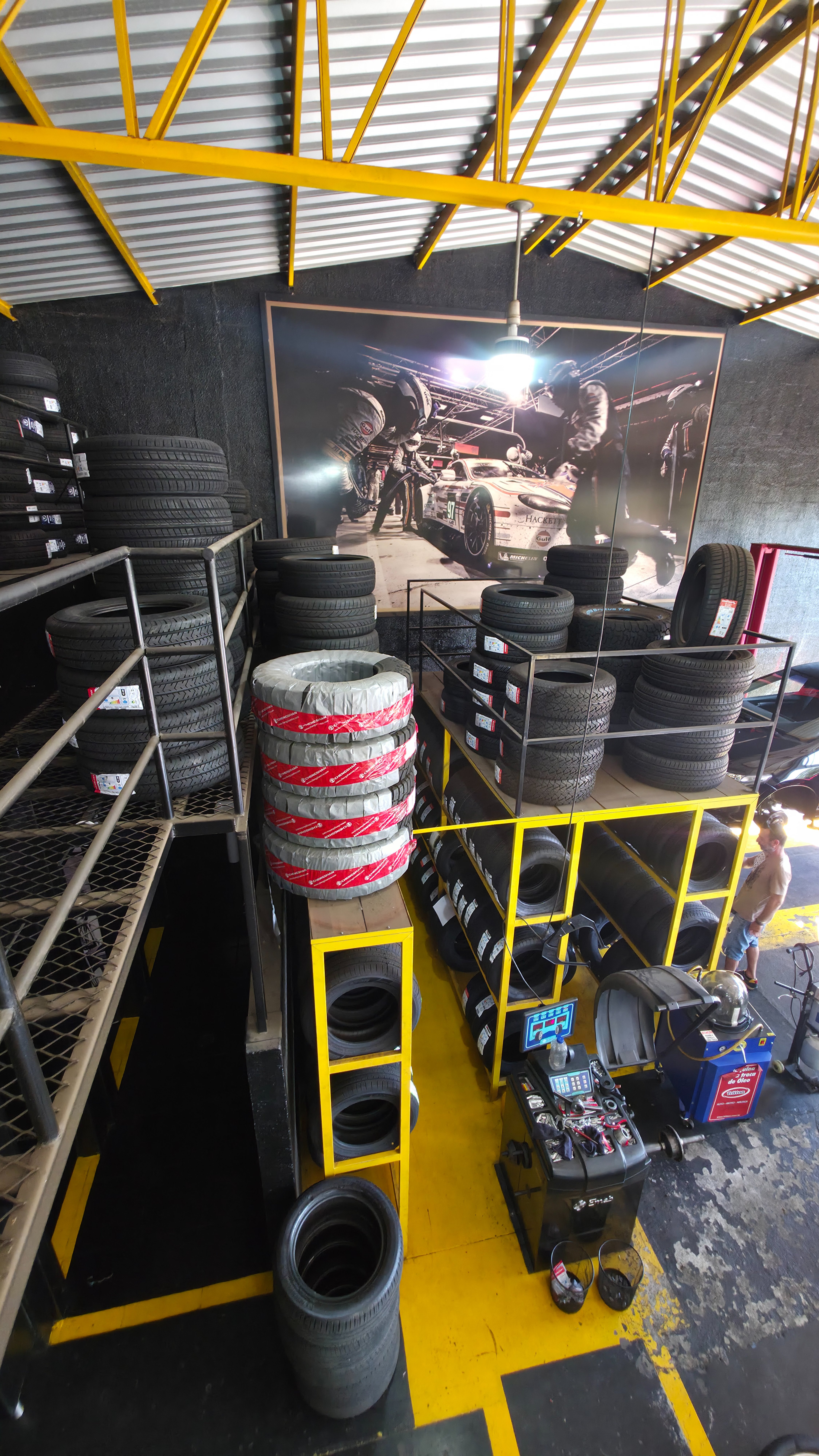 Estoque de pneus para balanceamento na AG Auto Center